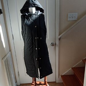 Women's Black Hooded Puffer Vest